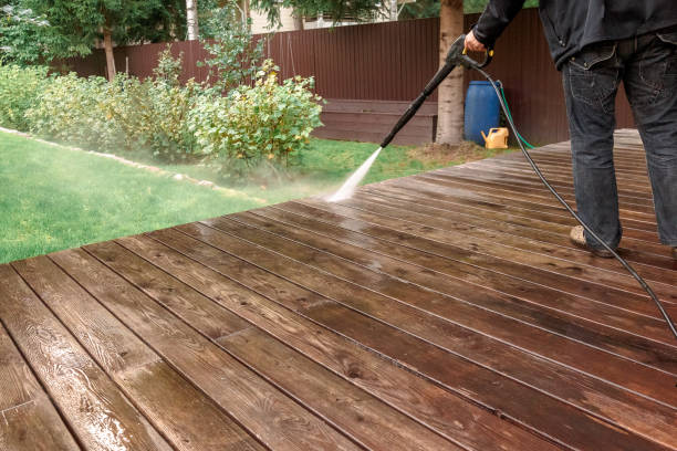 Best Pool Deck Cleaning  in Runge, TX